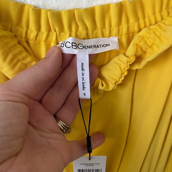 NWOT BCBG Yellow Jumpsuit with Knot Tie & Adjustable Straps. Size Small. - Picture 3 of 8